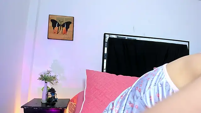 lilithTeen1_'s cam snapshot