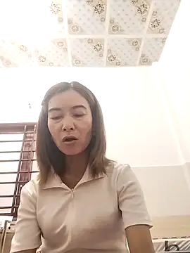 Sexy-ladyboobs20's cam snapshot