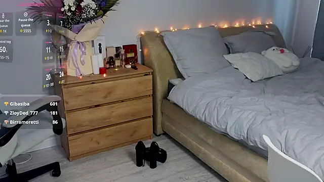 AdeleLaCr0ix live sex cam