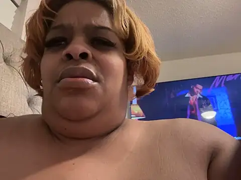 Missredboneo12 live sex cam