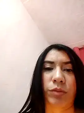 mila_roose_'s cam snapshot