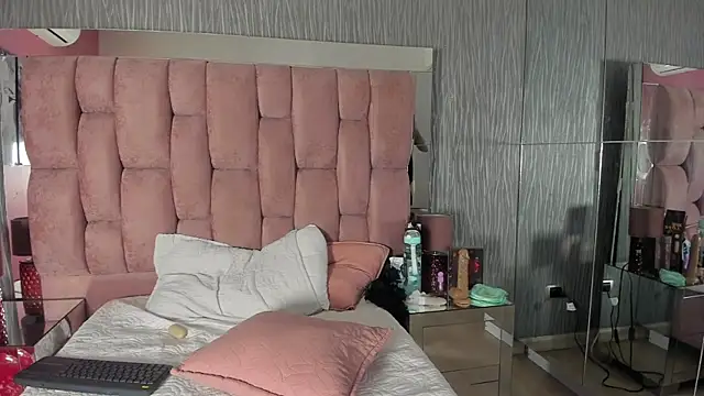 Nina_Rizzo_'s cam snapshot