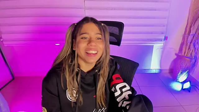 Rachell_criss's cam snapshot