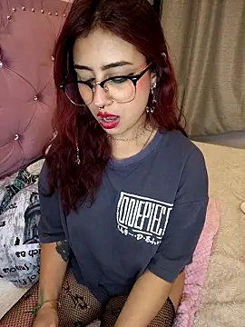 Sarah_Lark-'s cam snapshot