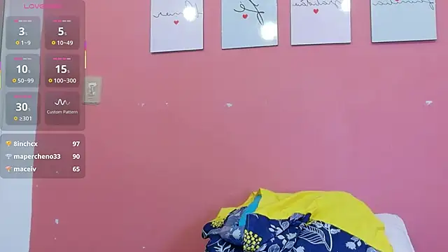 momsstory's cam snapshot