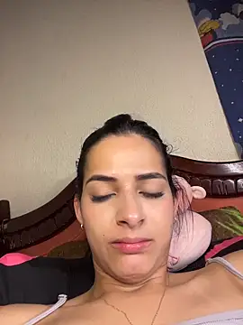 violetta-brown1's cam snapshot