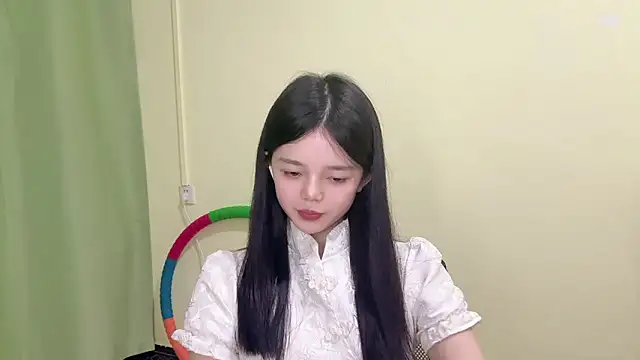 Nicole-13 live sex cam