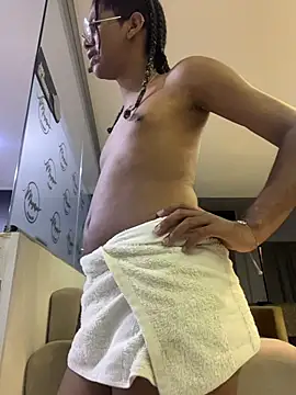 Maxim-Walker live sex cam