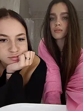 MayaGlow live sex cam