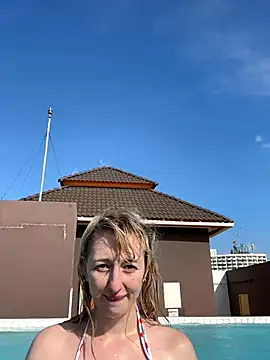 RonnieKiss live sex cam