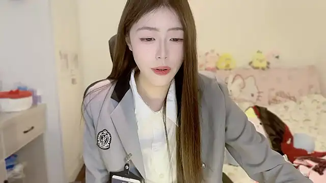 Onecutelittle's cam snapshot