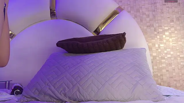 Caroline_palmerr's cam snapshot