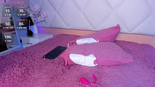 veronica_hill_'s cam snapshot