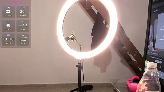 Kylie2211's cam snapshot