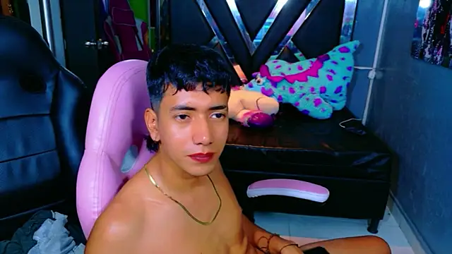 darwinandbrayann live sex cam