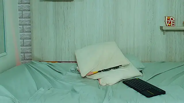 KATY_LOWERY's cam snapshot