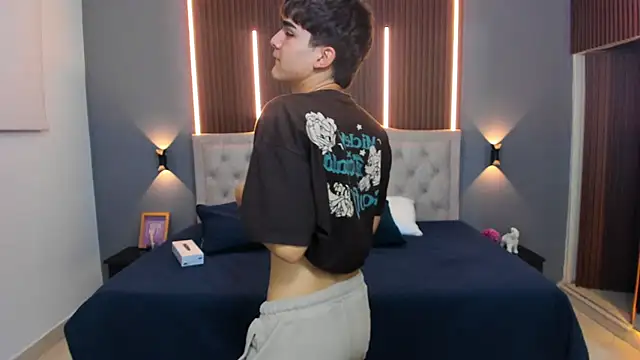 Tommy18__ live sex cam