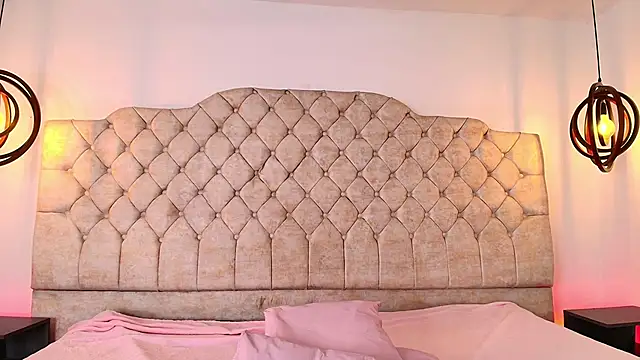 Khloe_Johnson18's cam snapshot