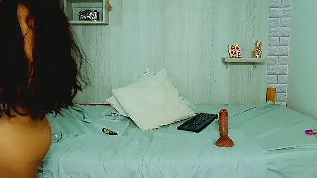 KATY_LOWERY's cam snapshot