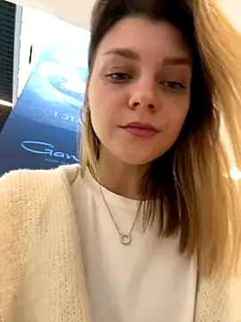 ValenciaShock live sex cam