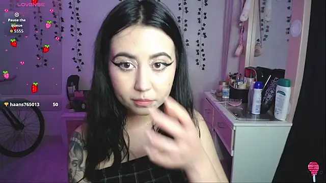 iris_sky's cam snapshot