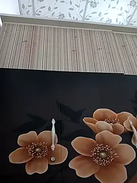 tulip-bae's cam snapshot