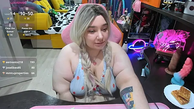 Softie_Sofy's cam snapshot