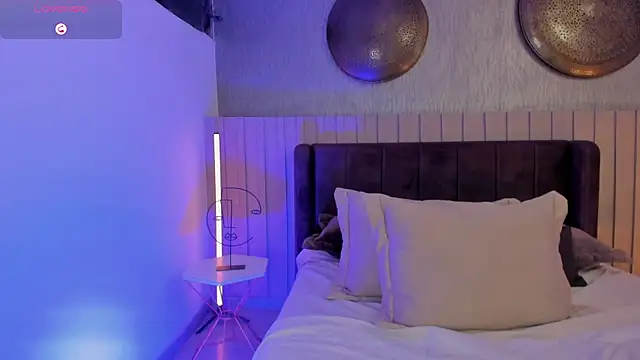 NaishaFord_1's cam snapshot