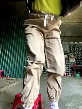 Huong-Ly's cam snapshot