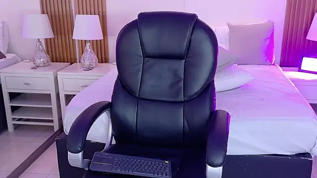 AshleyGinger_'s cam snapshot