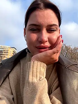 KikiWatson live sex cam