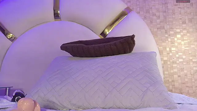 Caroline_palmerr's cam snapshot