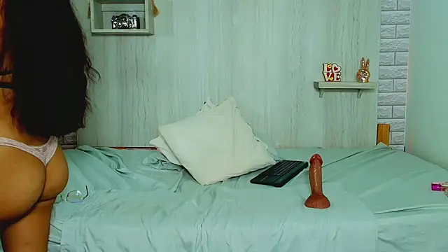 KATY_LOWERY's cam snapshot