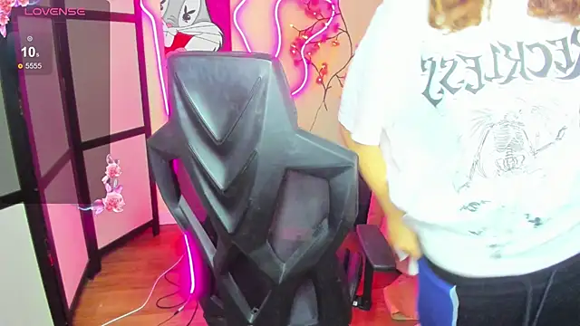 Anora_Miller's cam snapshot