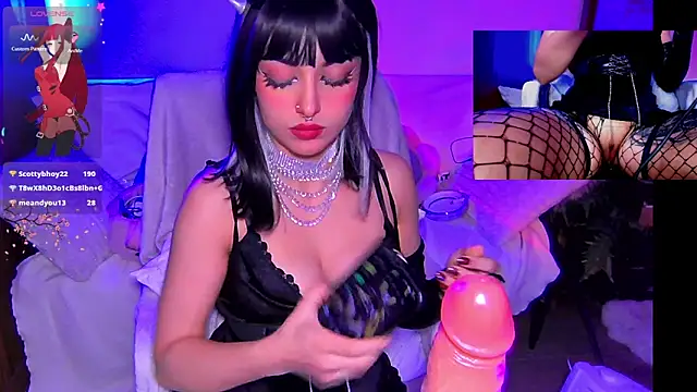 HollyDominic's cam snapshot