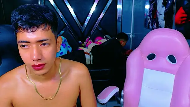 darwinandbrayann's cam snapshot