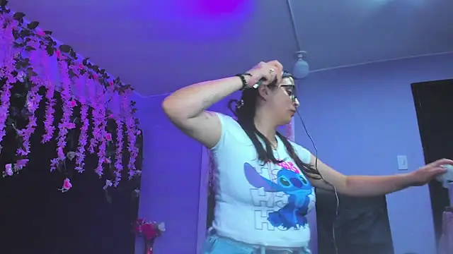 Gabyy_Cooper_'s cam snapshot