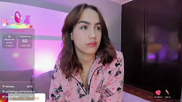 emily_roberts1's cam snapshot