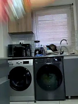 CurvyDesire1's cam snapshot