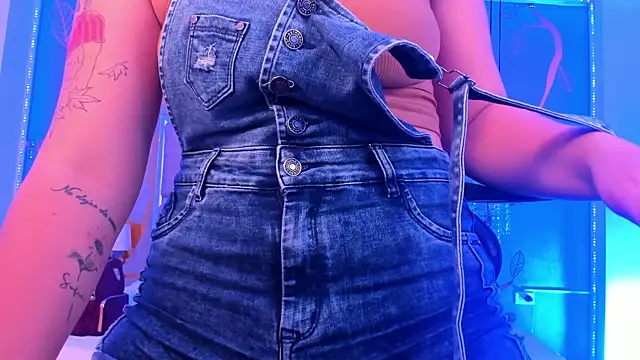 AlessiaDouce live sex cam