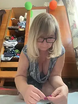 Irina2909@xh live sex cam