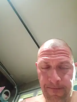 LongandEasy77 live sex cam