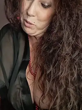 GypsyEsmeralda live sex cam