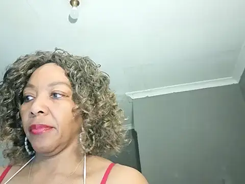 Lillyan_N's cam snapshot