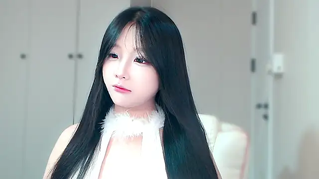 lyra-0000's cam snapshot