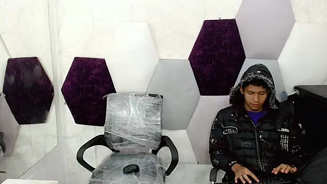 DaveHottx's cam snapshot