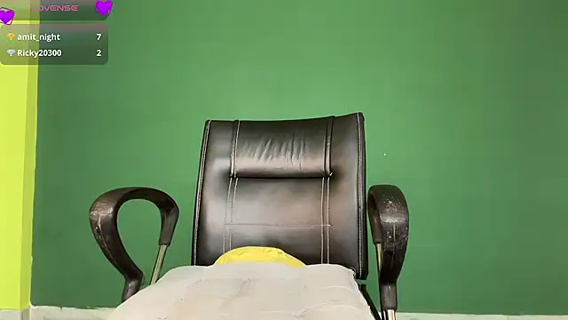 classy_kritii's cam snapshot