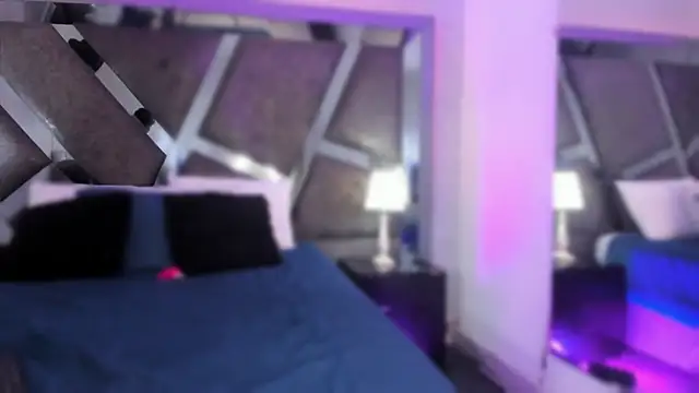 SnakeMuse's cam snapshot