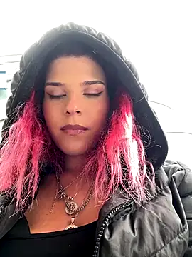 RiriRoseey live sex cam