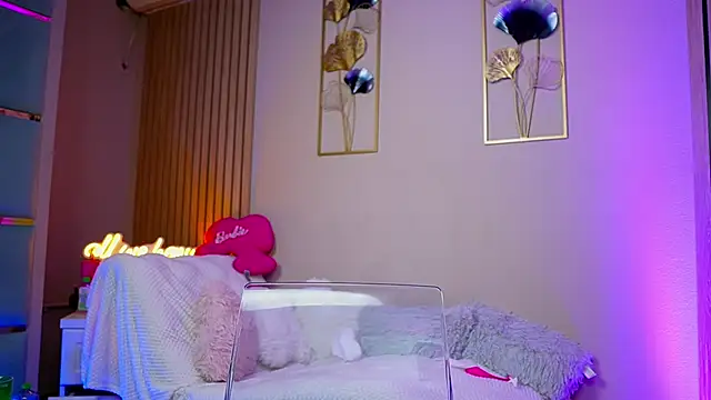 SabrinaJade live sex cam